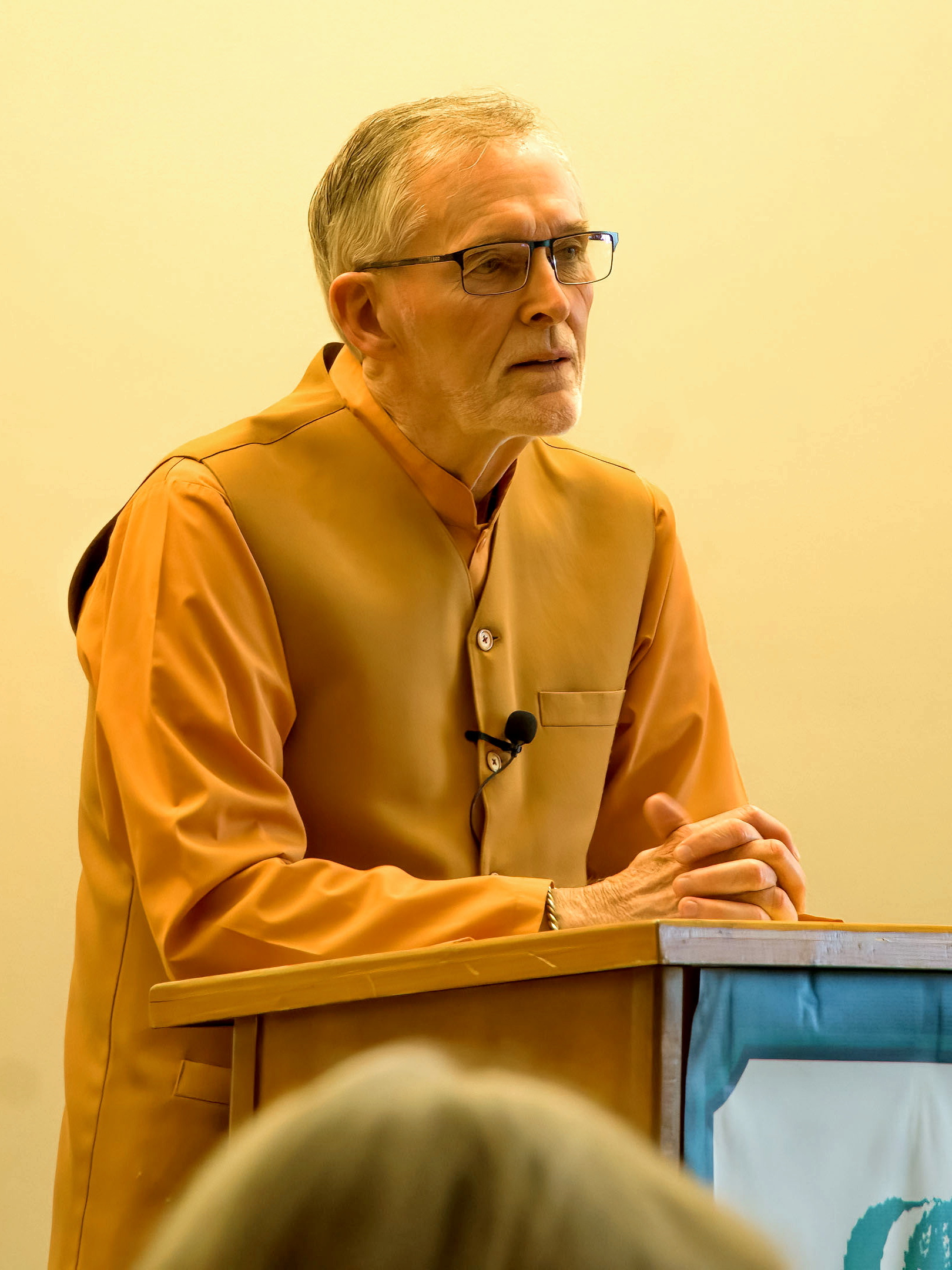 In September, Brother Naradananda and Brahmachari Preston led a regional retreat in South Bend, Indiana. Brother Naradananda is shown here speaking on Paramahansa Yogananda's how-to-live teachings.