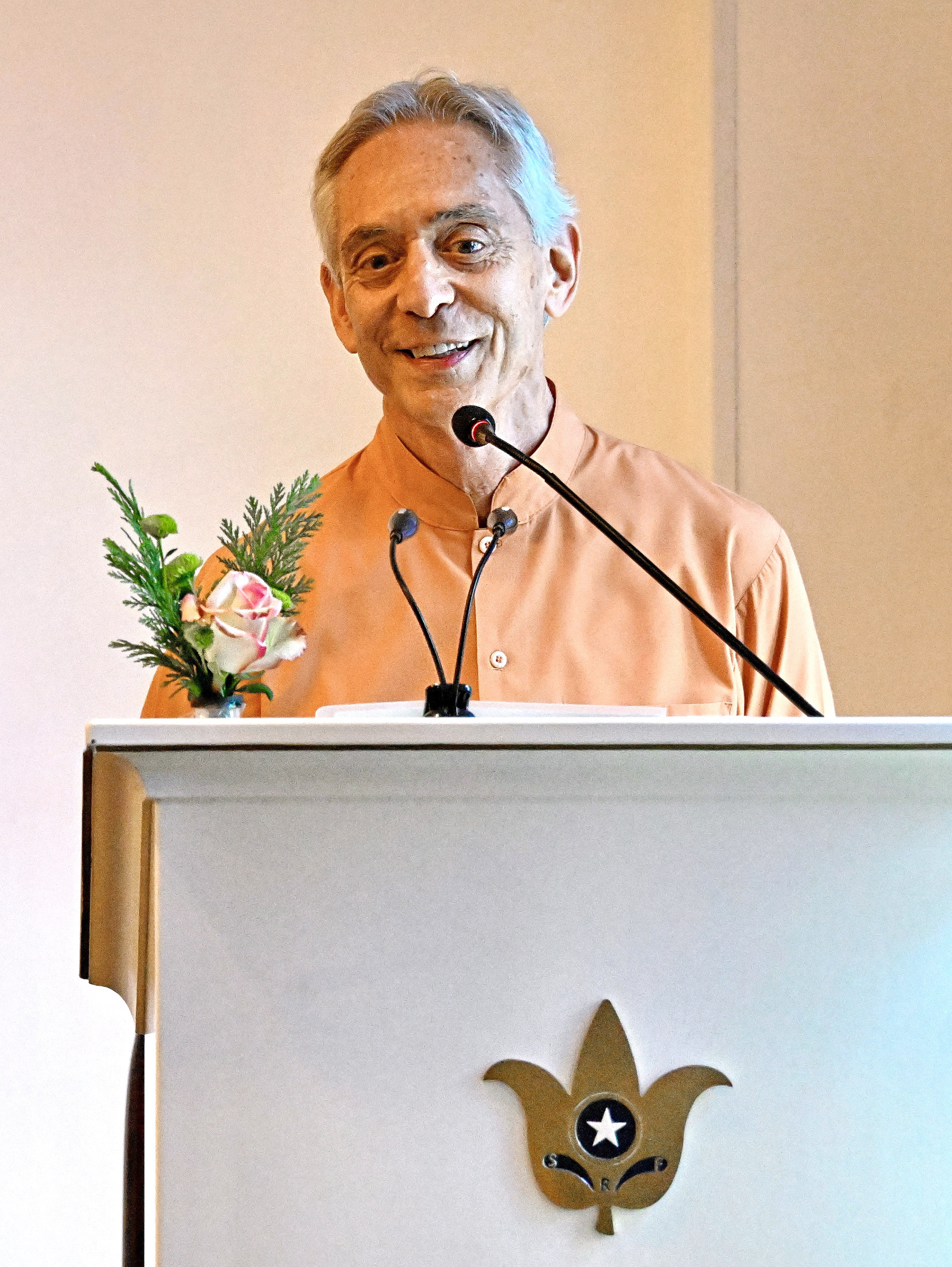 Brother Sevananda speaks to Milano devotees.