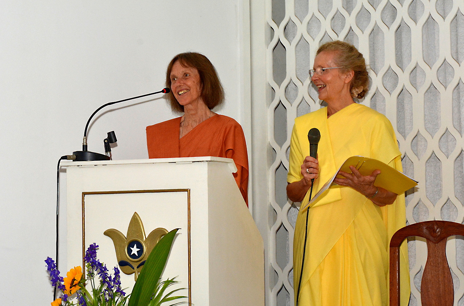 Sister Bhavani and Brahmacharini Sophie greeting the Rio de Janeiro devotees.