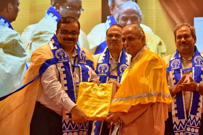 Swami Smaranananda Receiving Award